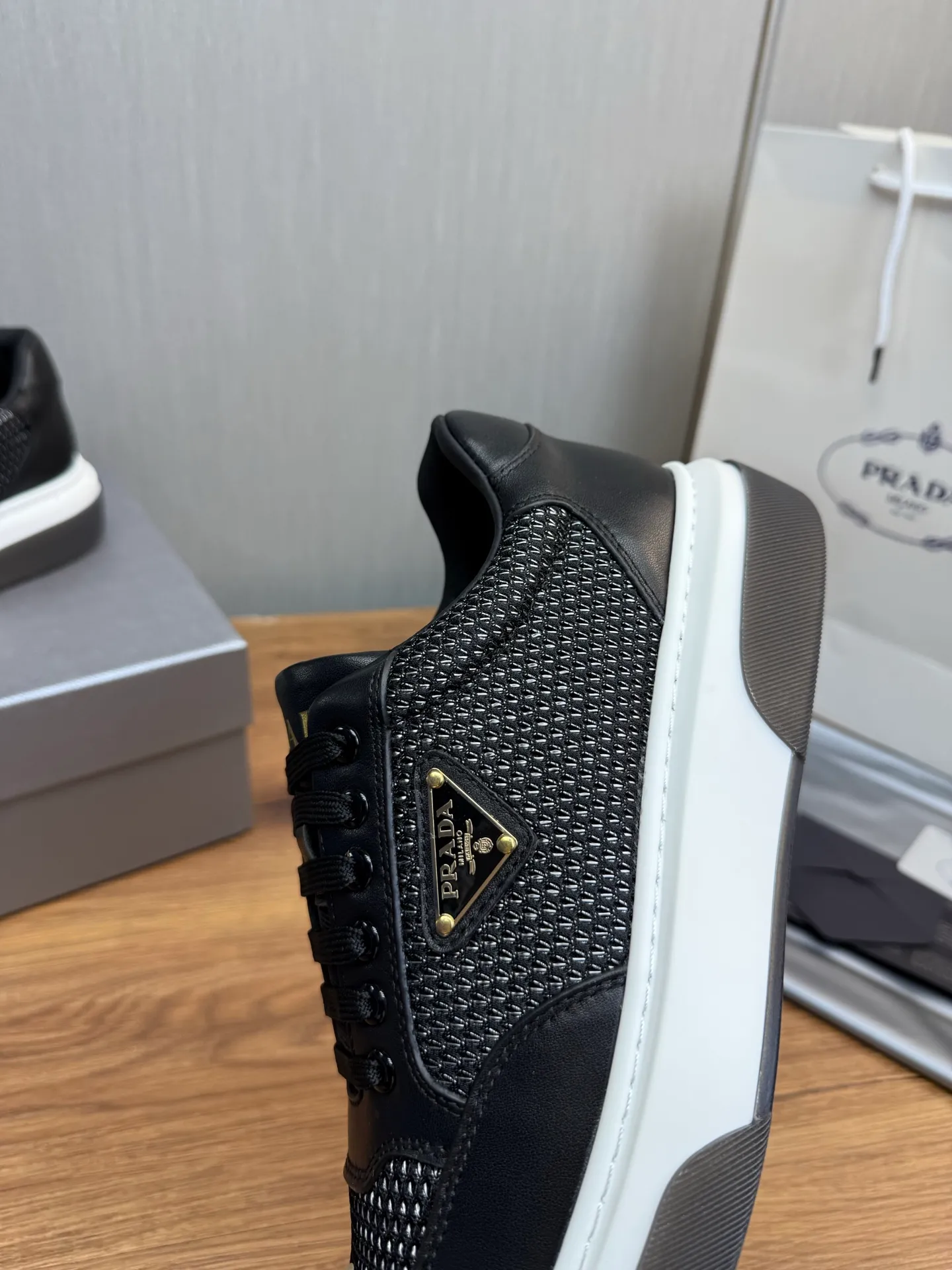 Men's shoes 💰580💰 [PRADA] Men's shoes are popular in the counter, official website is synchronized, 1 high-quality shipment ✔️Imported cowhide fabric + cowhide lining, 1🆚1 replica, original sole, 38-45 (45 customized, non-refundable)